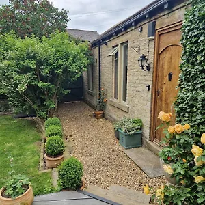  Holiday home Briar Guest In Norwood Green,